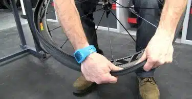 Comment changer le pneu de votre vélo en toute simplicité astuces et conseils pratiques